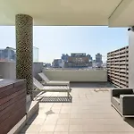 Backup-Powered Stylish Central Apartment Near Table Mountain