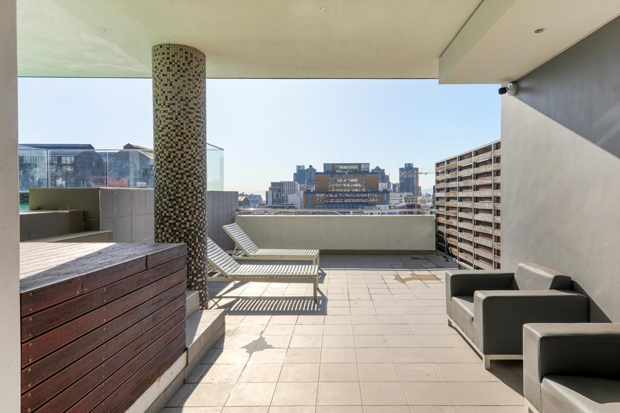 Backup-powered Stylish Near Table Mountain * Cape Town