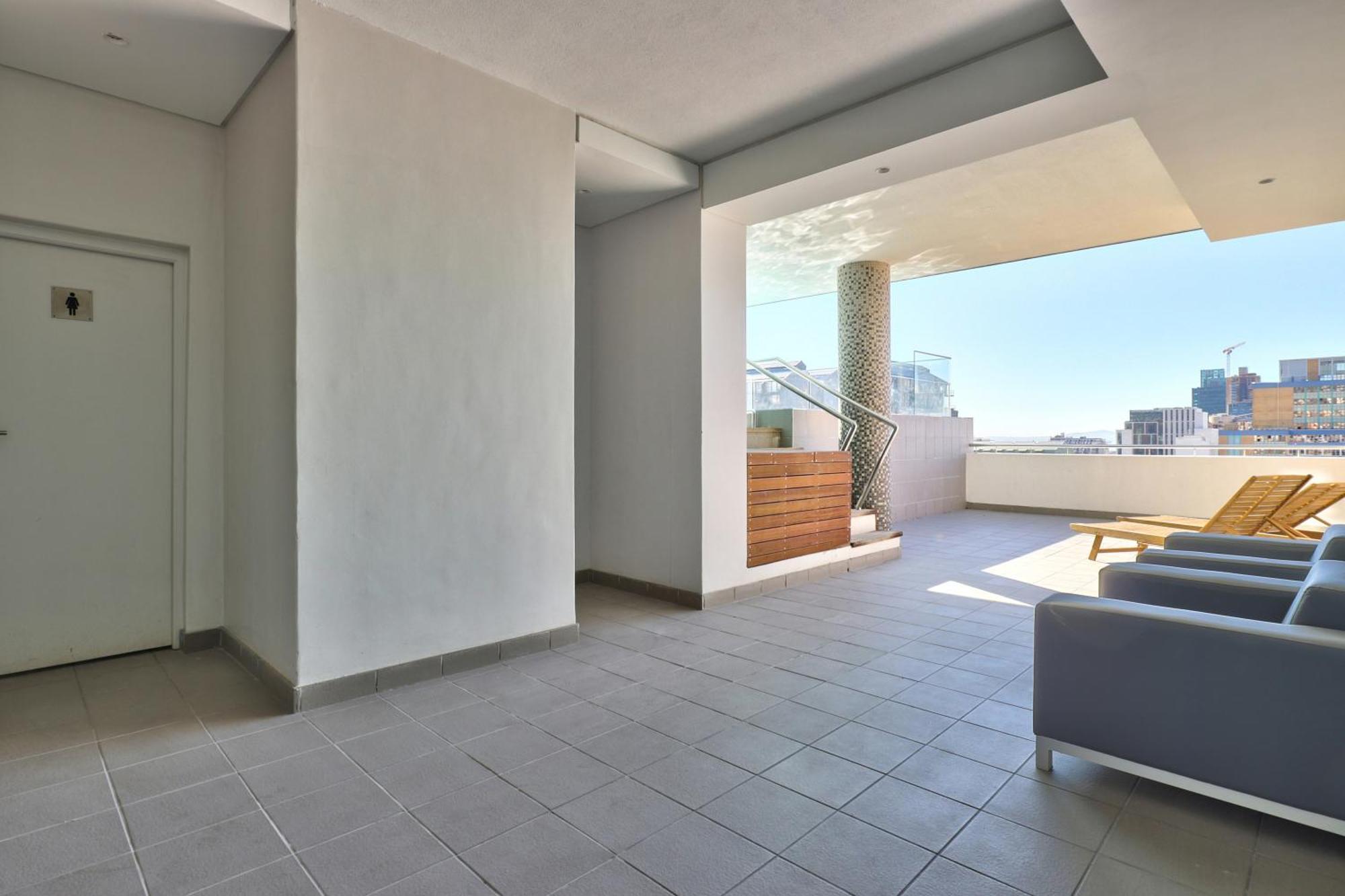 Apartment Backup-powered Stylish Near Table Mountain *