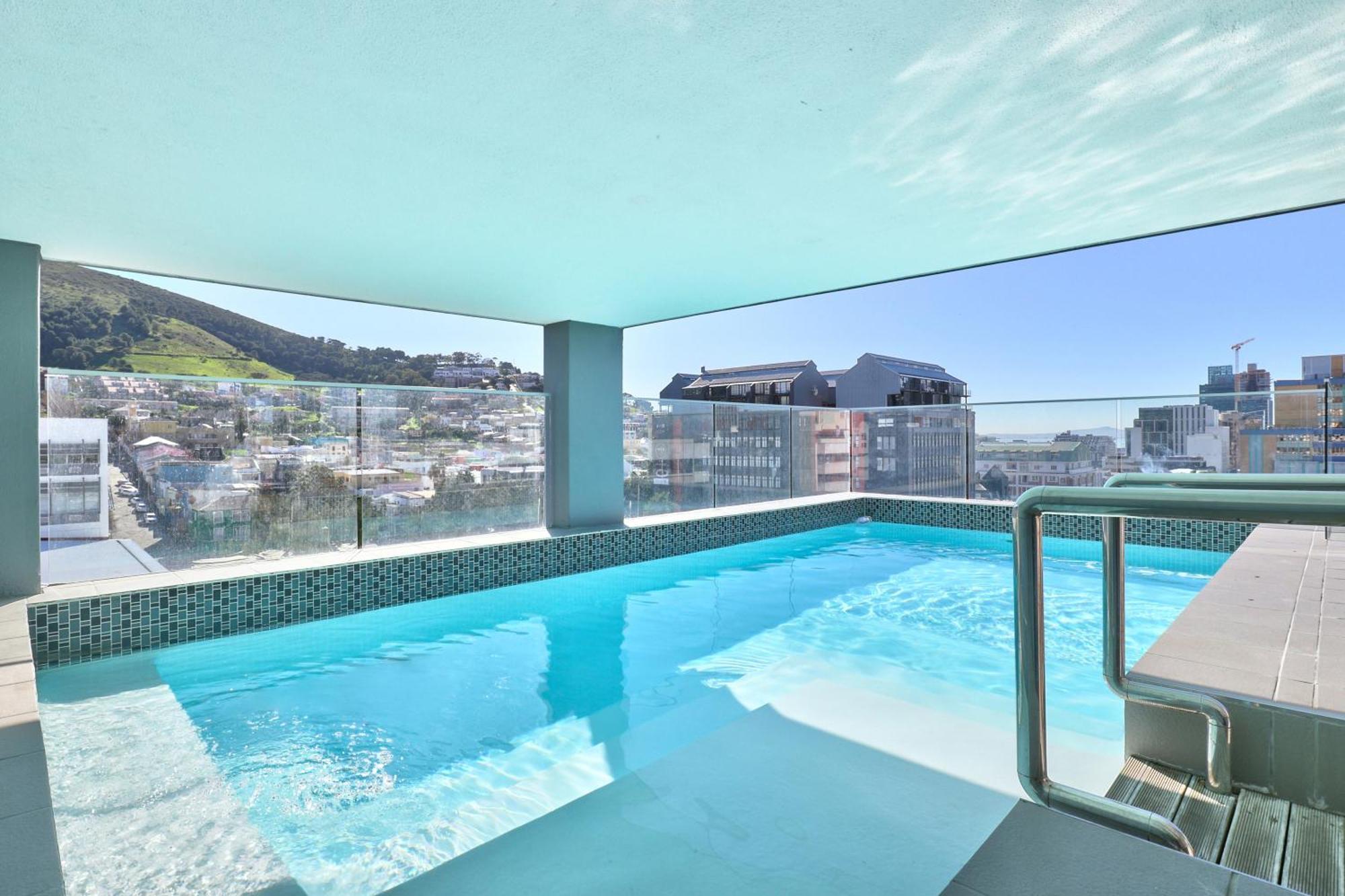 Backup-powered Stylish Near Table Mountain Cape Town