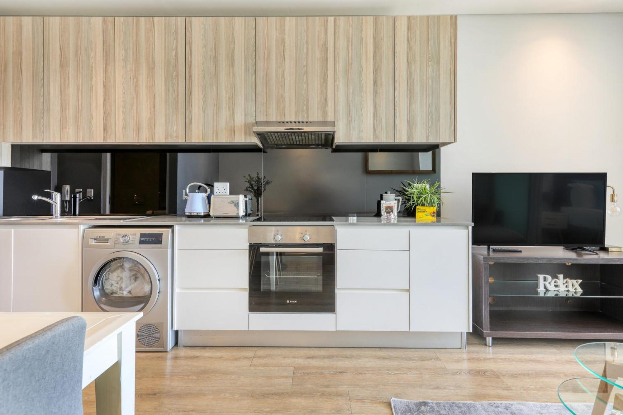 Apartment Backup-powered Stylish Near Table Mountain
