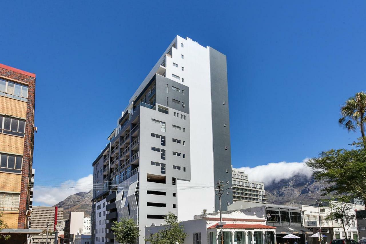 Backup-powered Stylish Near Table Mountain Apartment Cape Town